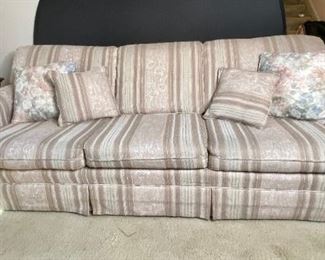 Foxx Sofa