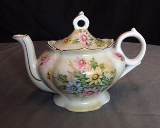 Lefton Musical Teapot