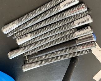 GOLF CLUB GRIPS