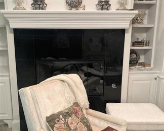 Mantel décor