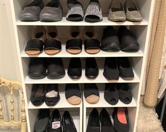 The shoes are 6 1/2 to 7 1/2.