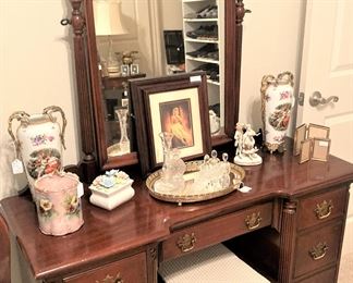 Dresser and mirror (front guest bedroom)