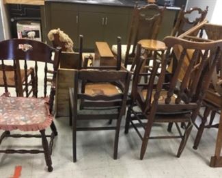 Large quantity of chairs 