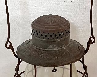 NEW YORK CENTRAL RAILROAD LANTERN WITH AN EMBOSSED NEW YORK, NEW HAVEN & HARTFORD GLOBE 