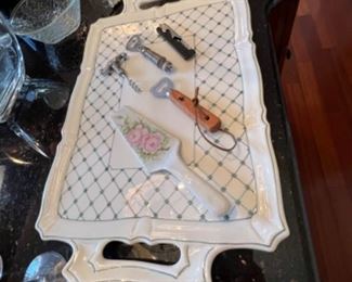 Serving tray, bar utensils 