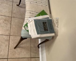 Bench, linens
