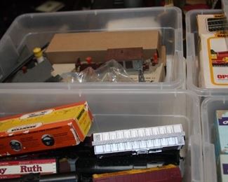 vintage large HO scale train set - selling as a lot   