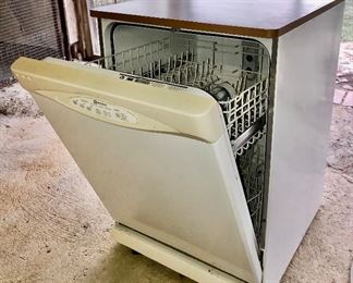 Mobile dishwasher