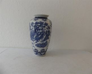 Vintage Willow Ware Style Large Urn