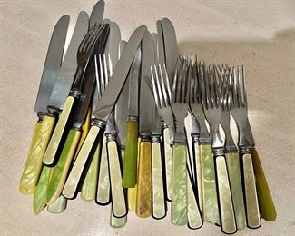 Luminescent green flatware set 
