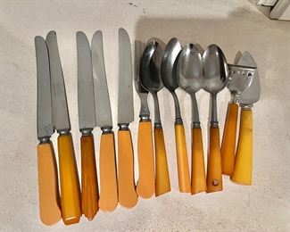 Bakelite handles flatware set 