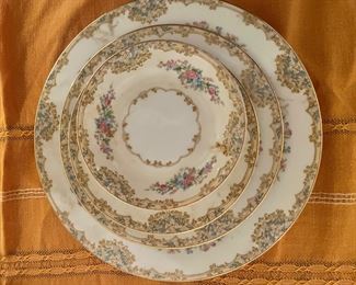 ''Alvin'' Noritake extensive set of dishes 