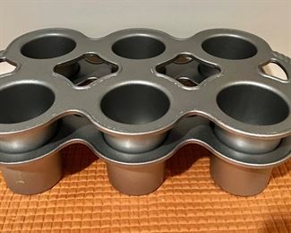 Popover trays 