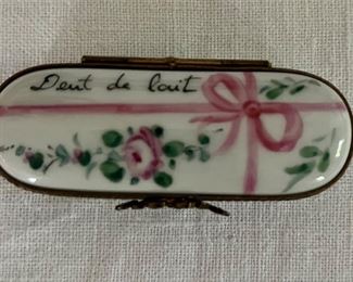Peint Main Limoges porcelain box 
