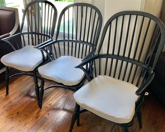 Set of 4 windsor chairs