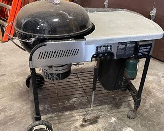 Weber grill, need a bath, but works.