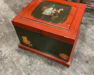 Nice handprinted box, needs a bit of glue on insert...