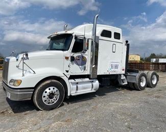 2005 INTERNATIONAL 9400 SLEEPER TRUCK