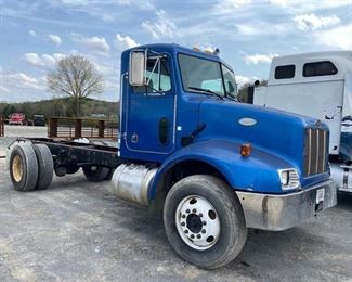 2000 PETERBILT 330 SINGLE AXLE TRUCK
