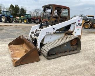 BOBCAT T200 TRACK SKID STEER