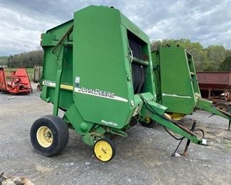 JOHN DEERE BALER
