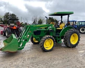 JOHN DEERE TRACTOR