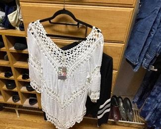 Clothes with tags womens 14-16