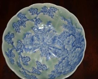 Stunning large Asian bowl