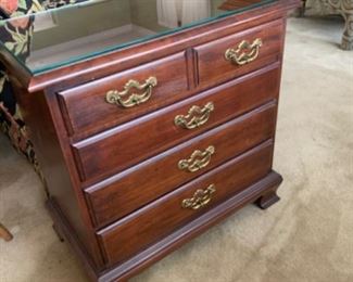 Thomasville Chest