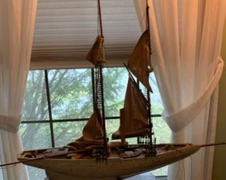 Model Canadian Schooner "Blue Nose"