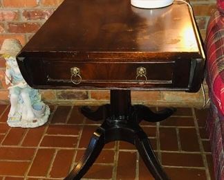 English drop leaf mahogany end table
