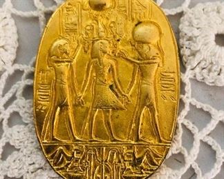 Vintage MMA Gold Scarab Cartouche Pendant - 1976 Egyptian Revival Metropolitan Museum of Art Necklace Treasures of Tutankhamun King Tut