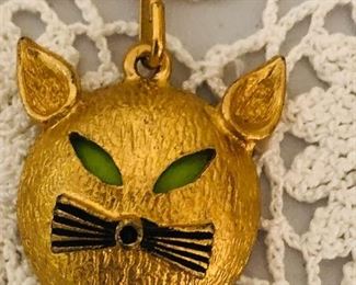 Vintage feline pendant/slide