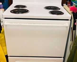 Frigidaire electric stove. Looks and works great!!