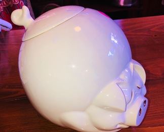 Pig cookie jar 