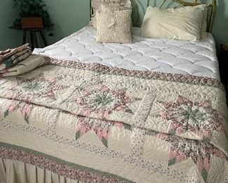 Full Size Bed / Quilts