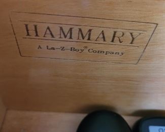 Hammary of La-z-boy wooden table