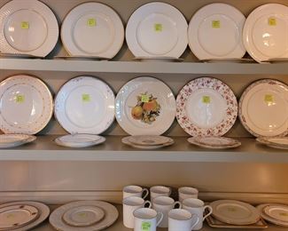 Lenox assorted place-settings