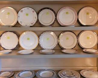 Lenox assorted place-settings