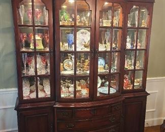 Century Furniture/Pattern - Coventry
~ Lighted China/Display Cabinet