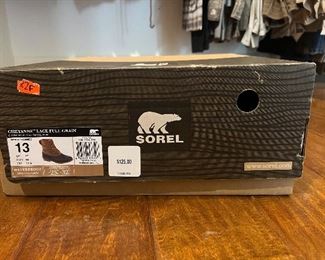 Box says size 13 ~ Boots are actually size 9
