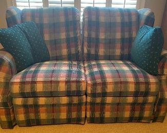 Broyhill Plaid Loveseat