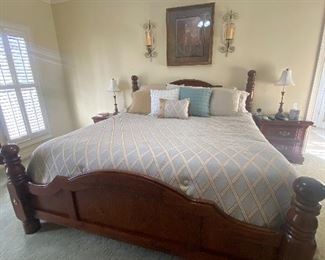 Broyhill Rustic Country King Sized 4 Post Bedroom Suite w/ 2 End Tables and Matching Dresser/ Chest of Drawers ( See next few pics)