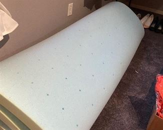 Queen 3 inch gel foam mattress topper