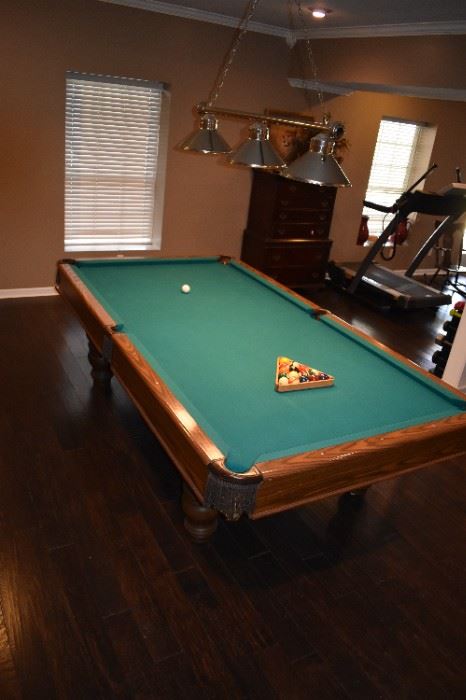 Steepleton Pool Table with Accessories. 9 '  Slab Pool Table