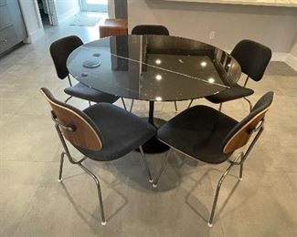 47" Saarinen Round Dining Table and 6 Eames Molded Dining Chairs