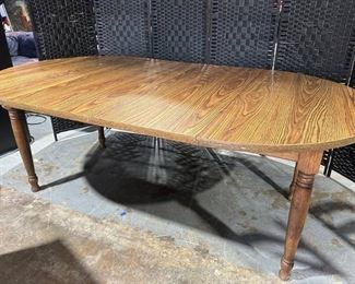 Nice Oval Dining Table