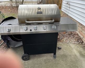 . . . large gas grill -- ignore fat finger in lower left corner!