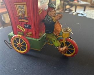 Wyandotte Toys.  Humphries mobile wind up cart. 1940s.