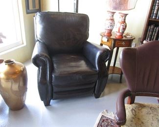 Leather reclincer